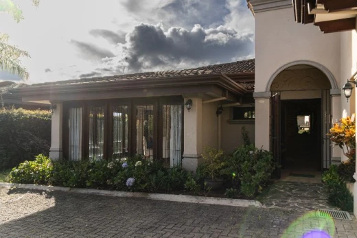 CASA EN COLINAS DE MONTEALEGRE