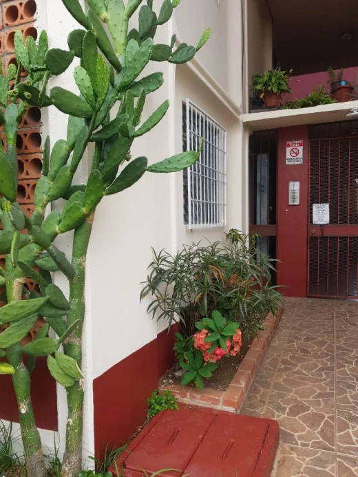 Apartamentos en Curridabat | Se vende apartamento de 2 habitaciones en 1er piso, Condominio El Corral, Curridabat